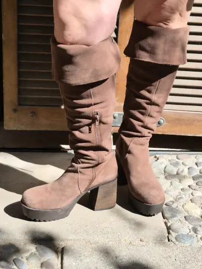 Botas altas de gamuza marrón con tacón grueso - miniatura 4