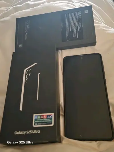 Smartphone Galaxy S25 Ultra con caja - miniatura 2