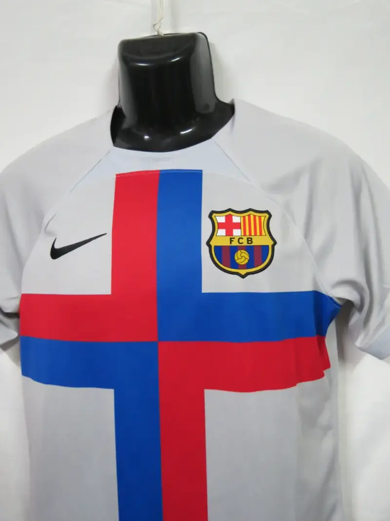 Camiseta Nike FC Barcelona gris con cruz Talla S - 3