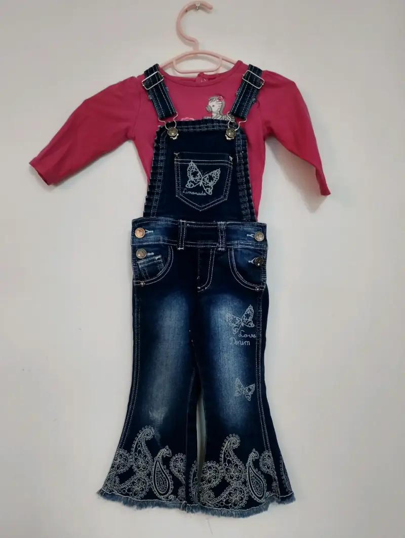 Conjunto de niña con jardinera denim y polera rosa - 4