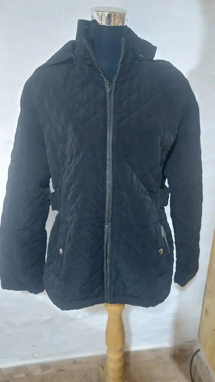 Chaqueta acolchada negra para mujer - 1