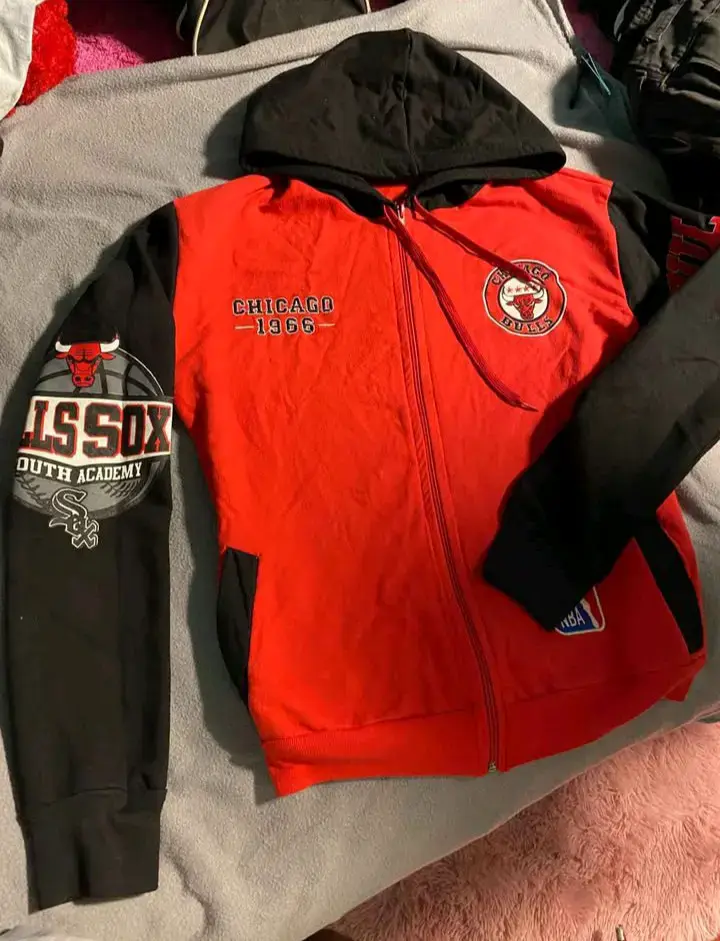 Polerón Chicago Bulls con capucha y cierre - 3