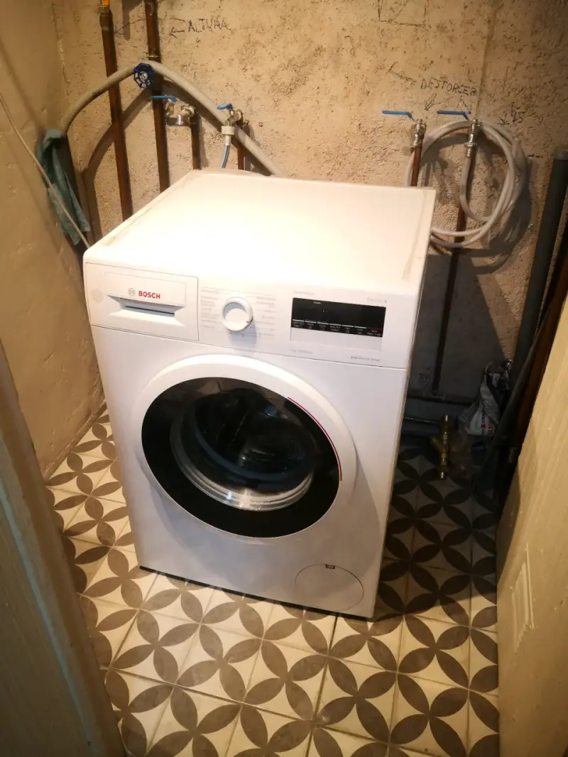 Lavadora Bosch Serie 4 de carga frontal - 1