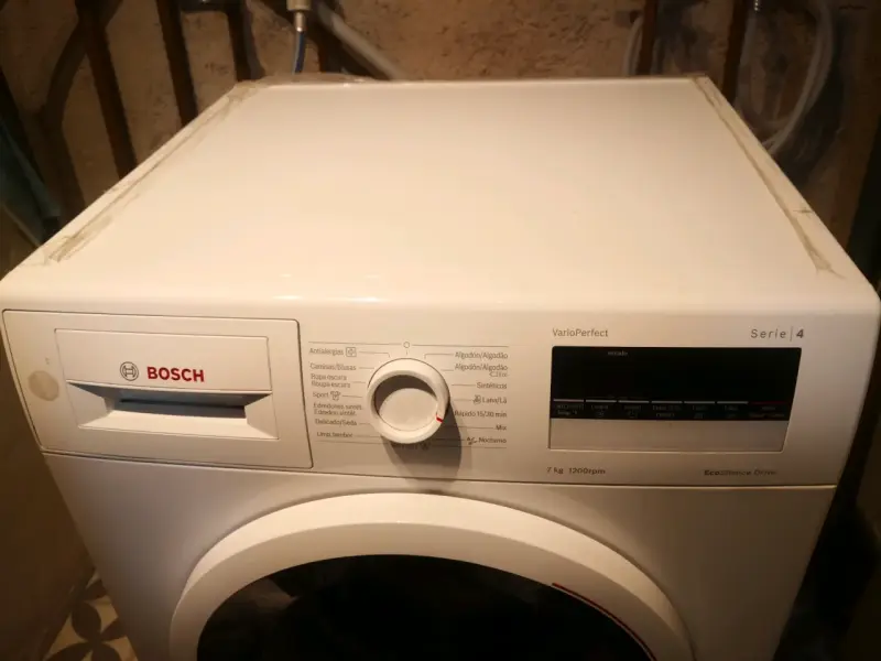 Lavadora Bosch Serie 4 de carga frontal - 2