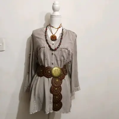 Blusa estampada de mujer en tonos vivos - miniatura 5