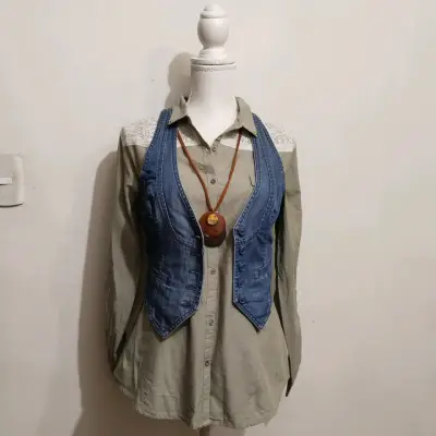Blusa estampada de mujer en tonos vivos - miniatura 6