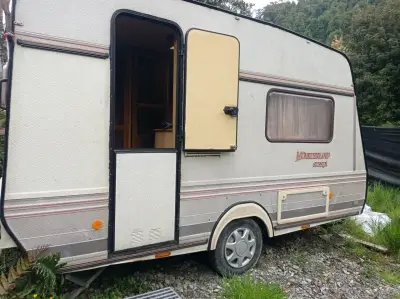 Caravana LMC Munsterland 530K en buen estado - miniatura 2