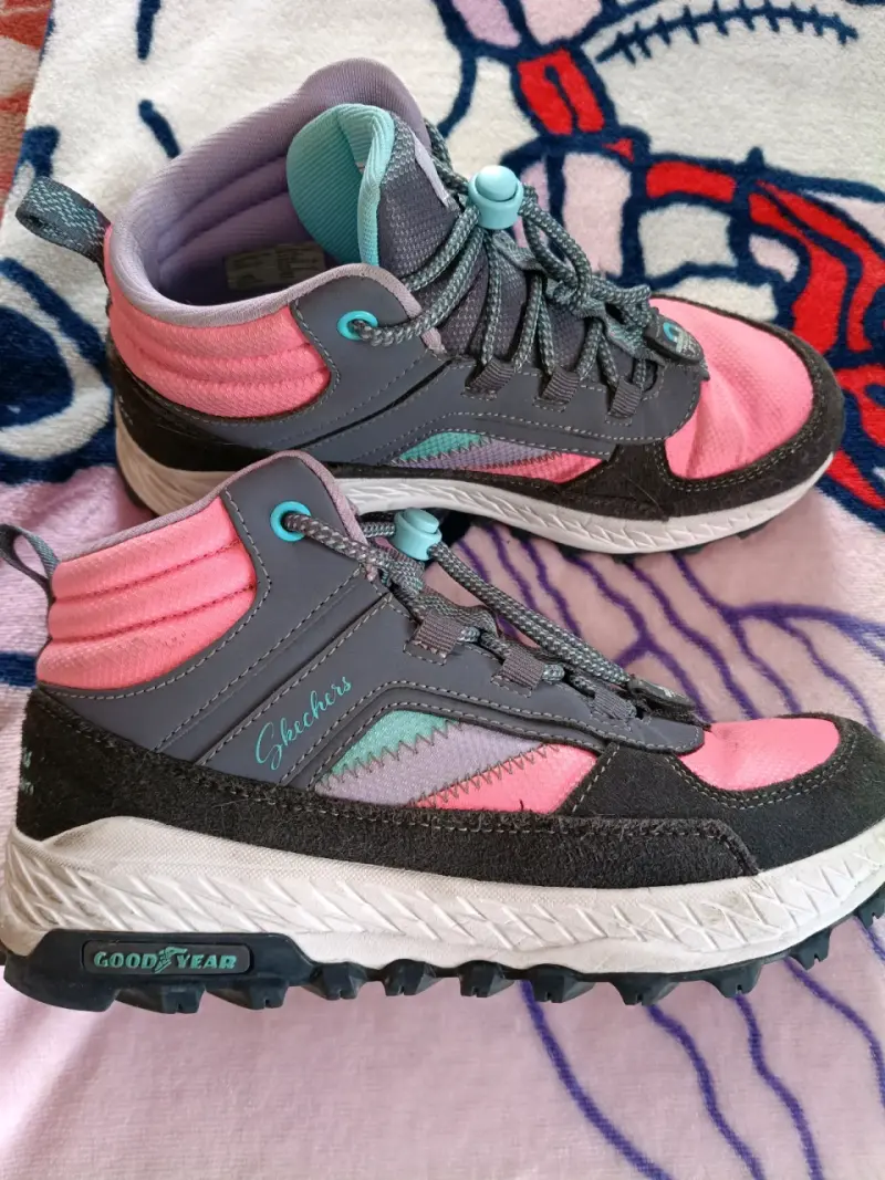 Zapatillas Skechers para mujer color rosa y gris - 2