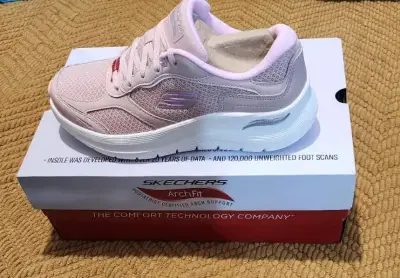Zapatillas Skechers Arch Fit Mujer Rosadas - miniatura 2