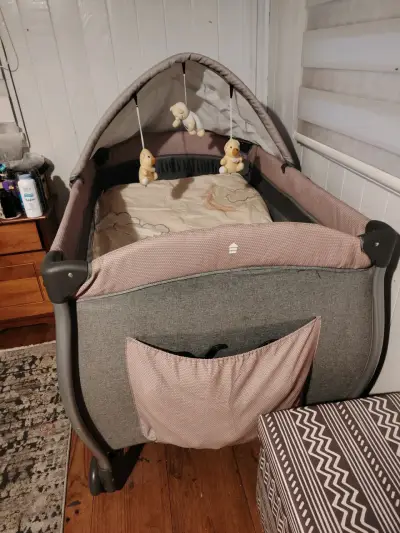 Cuna corral Infanti Luna con toldo y juguetes - miniatura 2