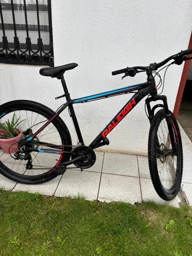 Bicicleta Raleigh Mojave 2.0 MTB Negra y Azul - 1