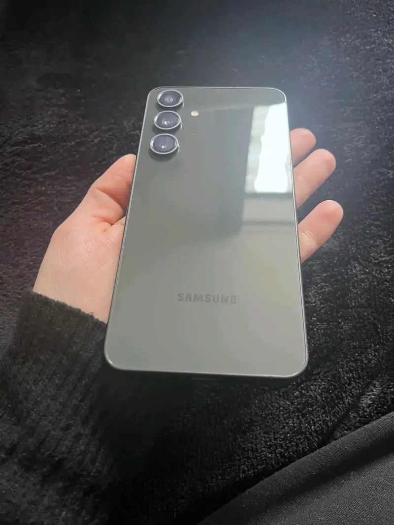 Samsung Galaxy S24 fe - 2