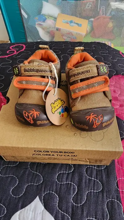 Zapatos para bebé Bubble Gummers marrón y naranja - miniatura 1