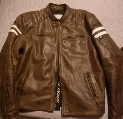 Chaqueta de cuero marrón para motociclista - miniatura 1