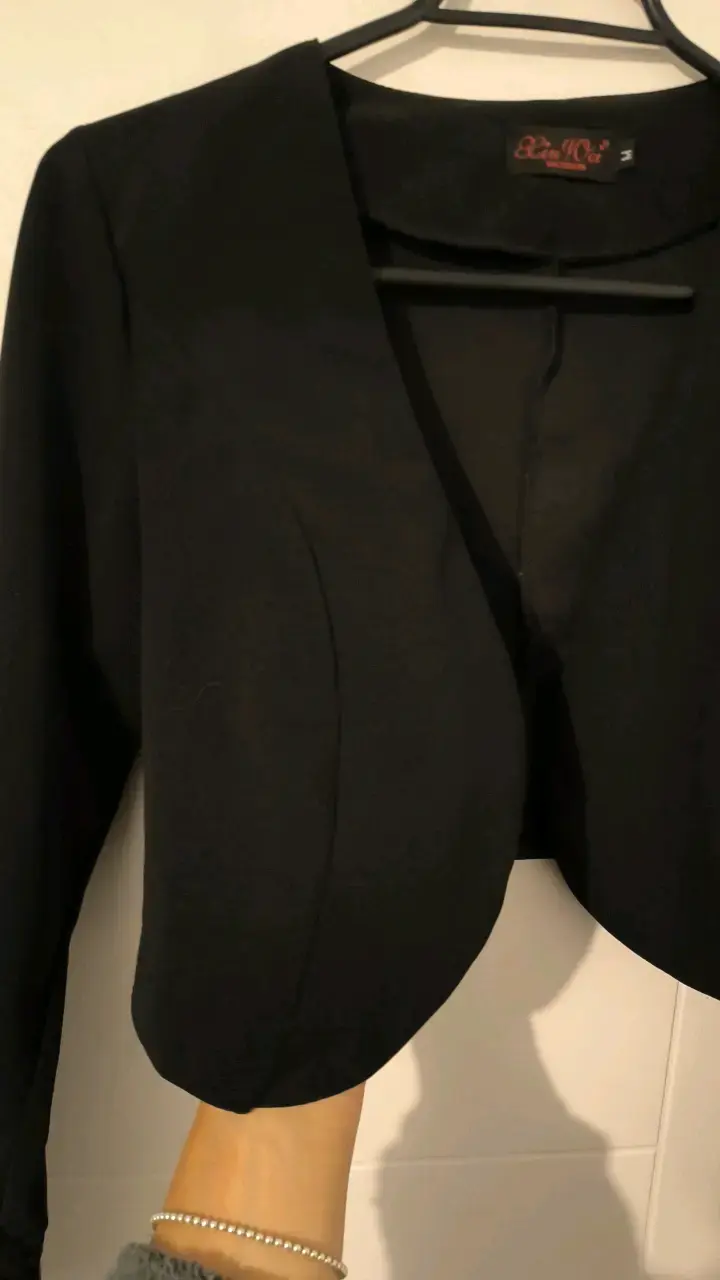 Bolero negro elegante para mujer - 2