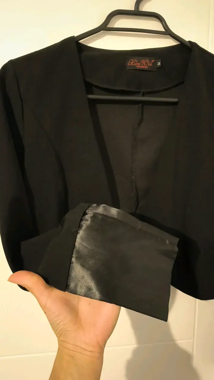 Bolero negro elegante para mujer - 3