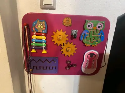 Tablero de actividades para niños con juegos interactivos - miniatura 3