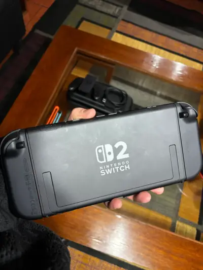 Nintendo Switch 2 + 2 Juegos (Mario Kart World y M - miniatura 4