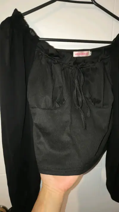 Blusa negra con mangas largas y escote fruncido - miniatura 4