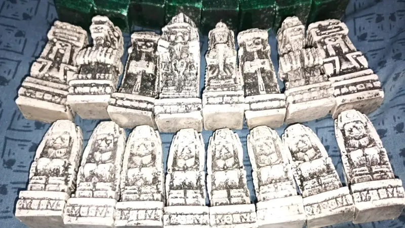 Figuras Decorativas de Piedra Verde y Blanca - 2