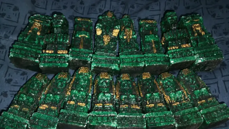 Figuras Decorativas de Piedra Verde y Blanca - 3