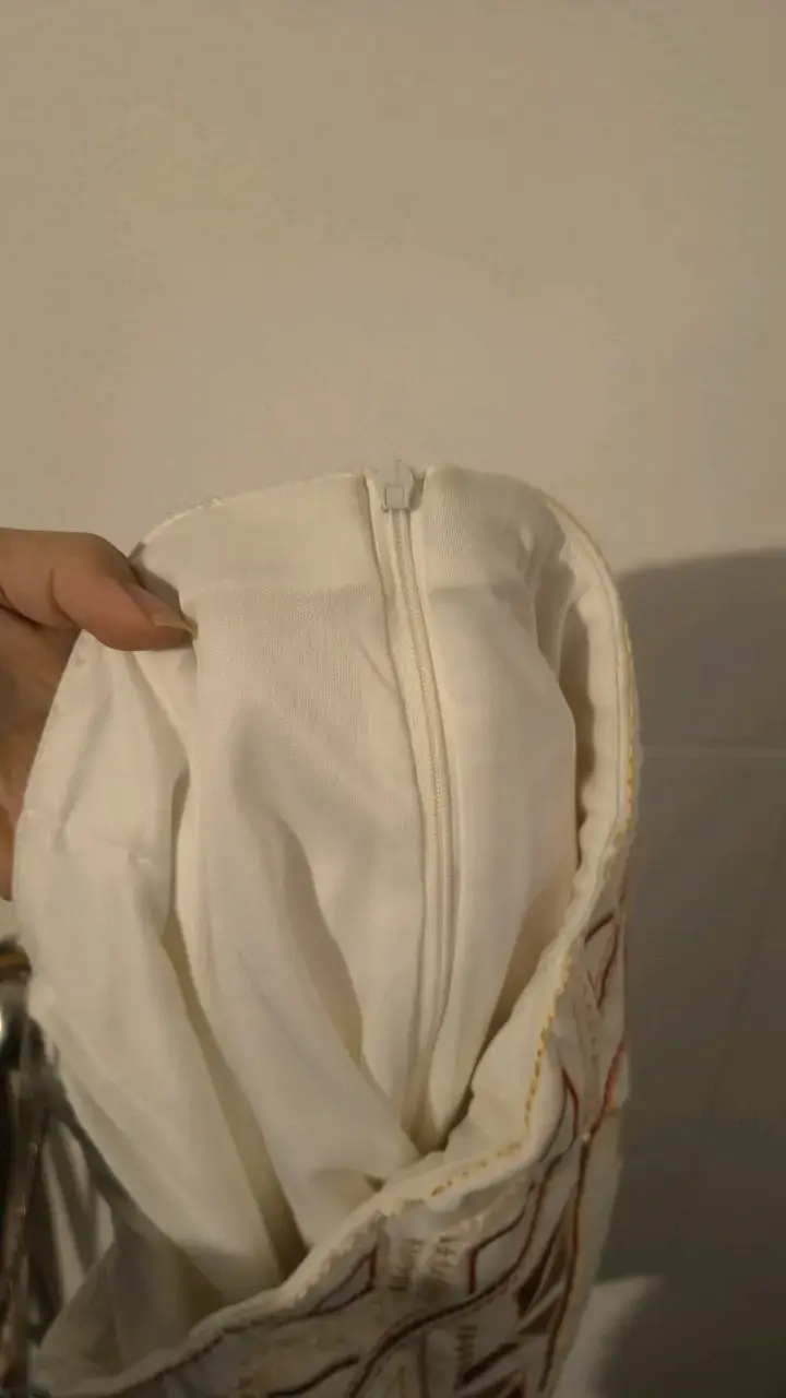 Falda corta bordada con lentejuelas - 3