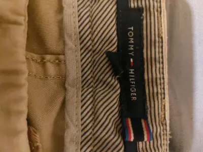 Pantalones beige Tommy Hilfiger para hombre - miniatura 1