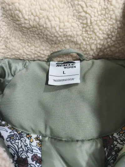 Parka verde con forro polar para invierno - miniatura 2