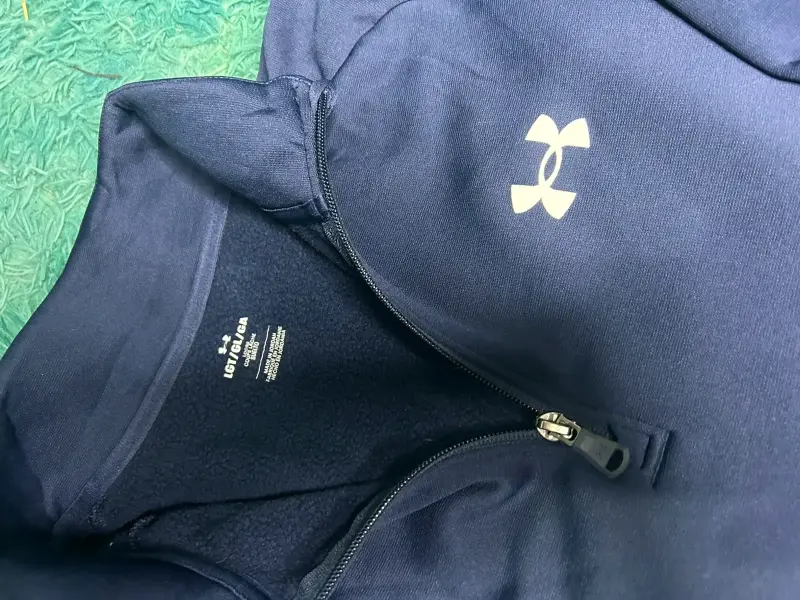 Polerón deportivo azul marino Under Armour - 1