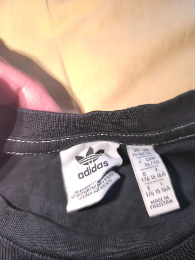 Polera negra Adidas originals - 2
