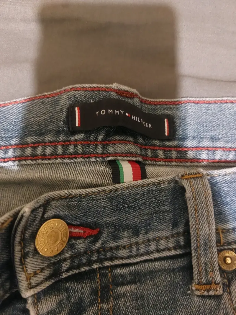 Jeans Tommy Hilfiger desgastados para hombre