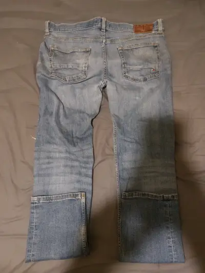 Jeans Tommy Hilfiger desgastados para hombre - miniatura 3