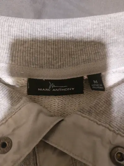 Suéter gris Marc Anthony con cuello abotonado - miniatura 1