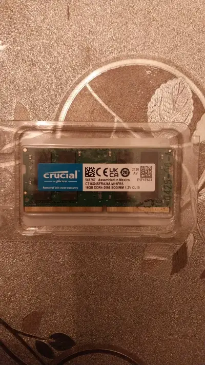Memoria RAM Crucial 16GB DDR4 2666 SODIMM - miniatura 2