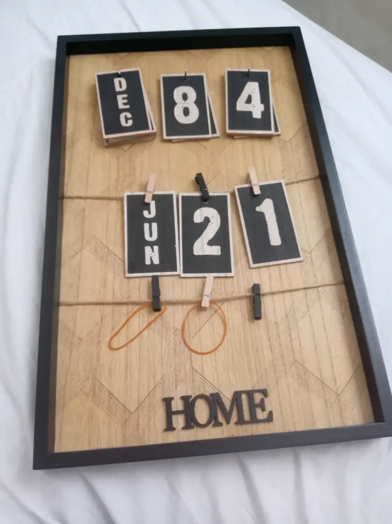 Calendario perpetuo de madera decorativo - 2
