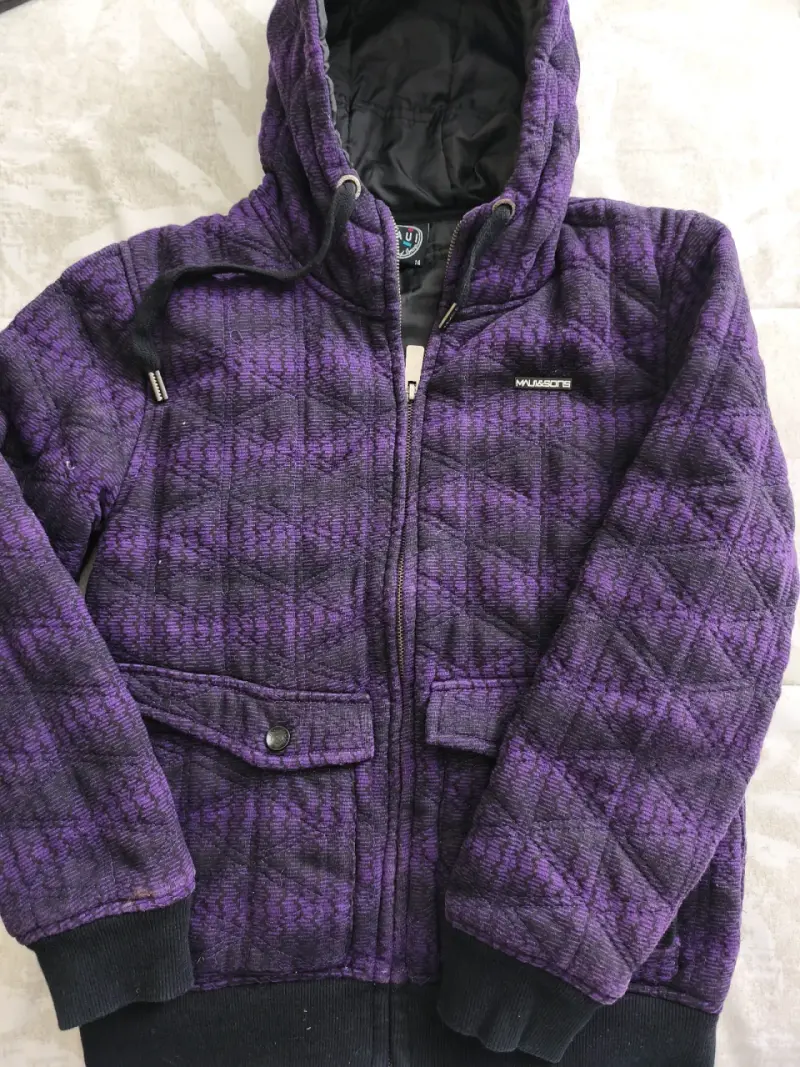 Chaqueta acolchada morada con capucha para mujer - 1