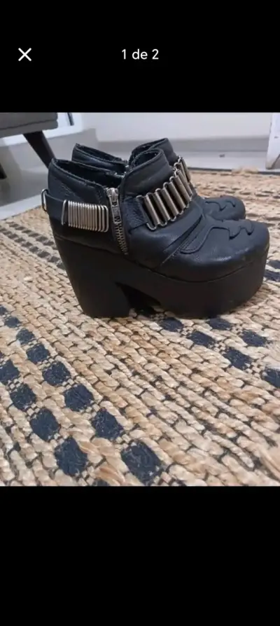 Botines de plataforma negros con hebillas metálicas - miniatura 1