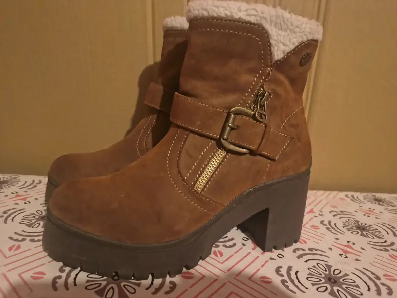 Botines de gamuza marrón con forro de lana - 2