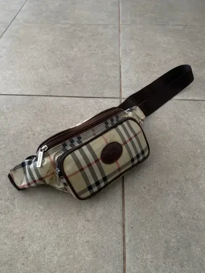Riñonera Burberry con diseño clásico - miniatura 1