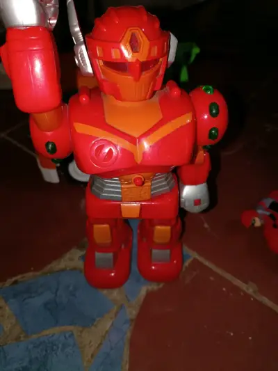Peluche de personaje animado colorido - miniatura 4