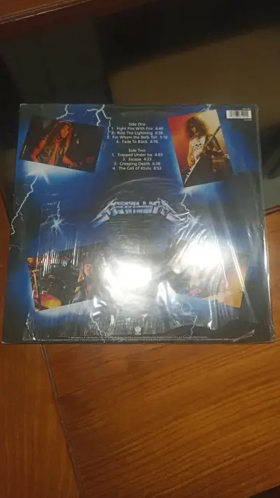 Vinilo Metallica Ride The Lightning en buen estado - miniatura 2