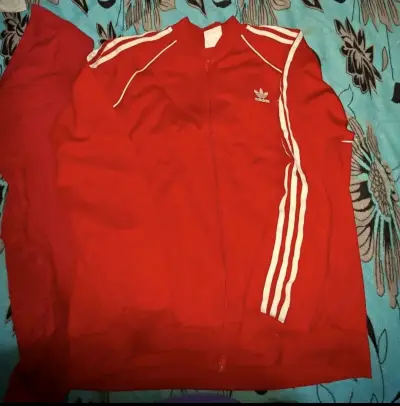 Chaqueta deportiva roja Adidas con rayas - miniatura 1