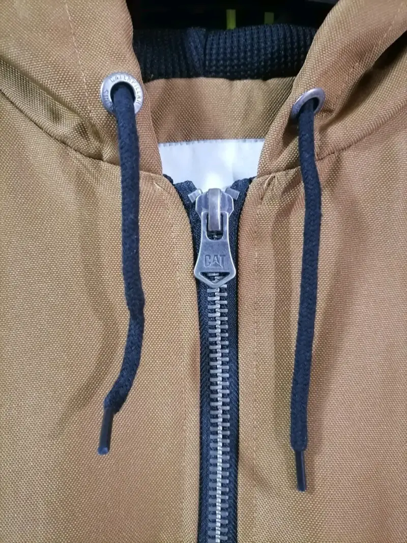 Chaqueta con capucha marrón CAT para hombre - 2
