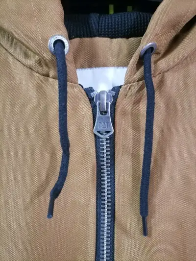 Chaqueta con capucha marrón CAT para hombre - miniatura 2