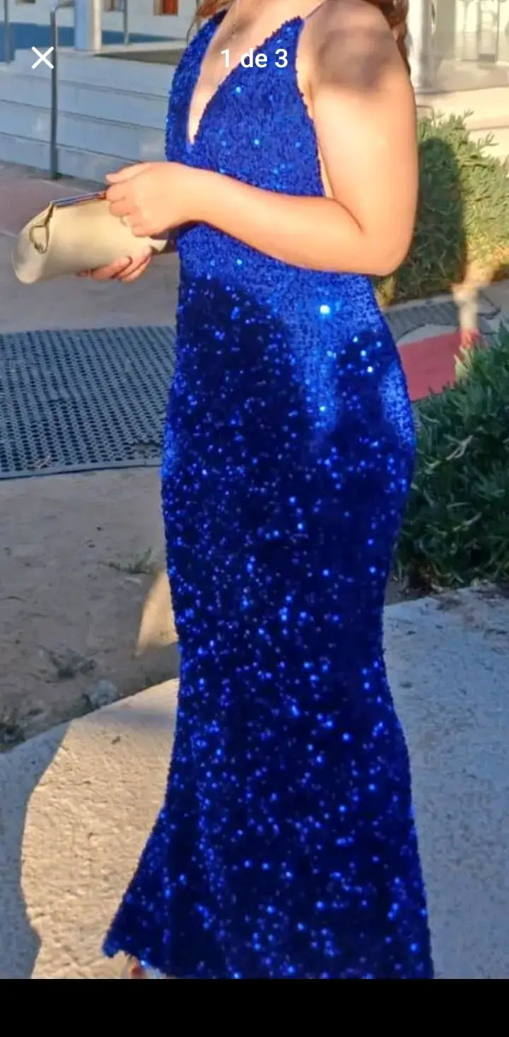 Vestido de fiesta azul con lentejuelas