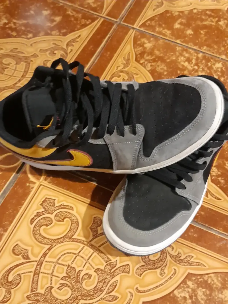 Zapatillas deportivas Air Jordan negras y grises - 2