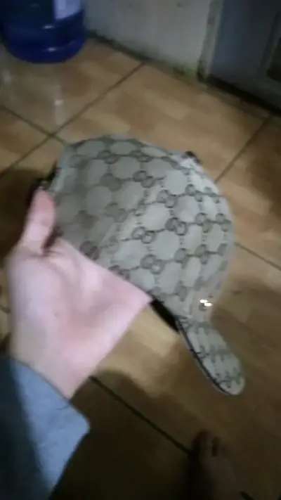 Gorra Gucci beige con logo GG - miniatura 2