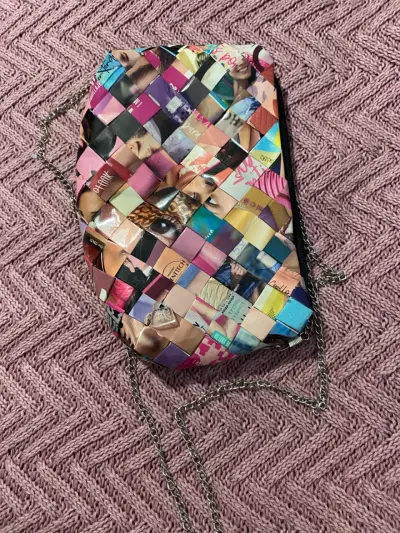 Cartera de mano reciclada con diseño colorido - miniatura 2