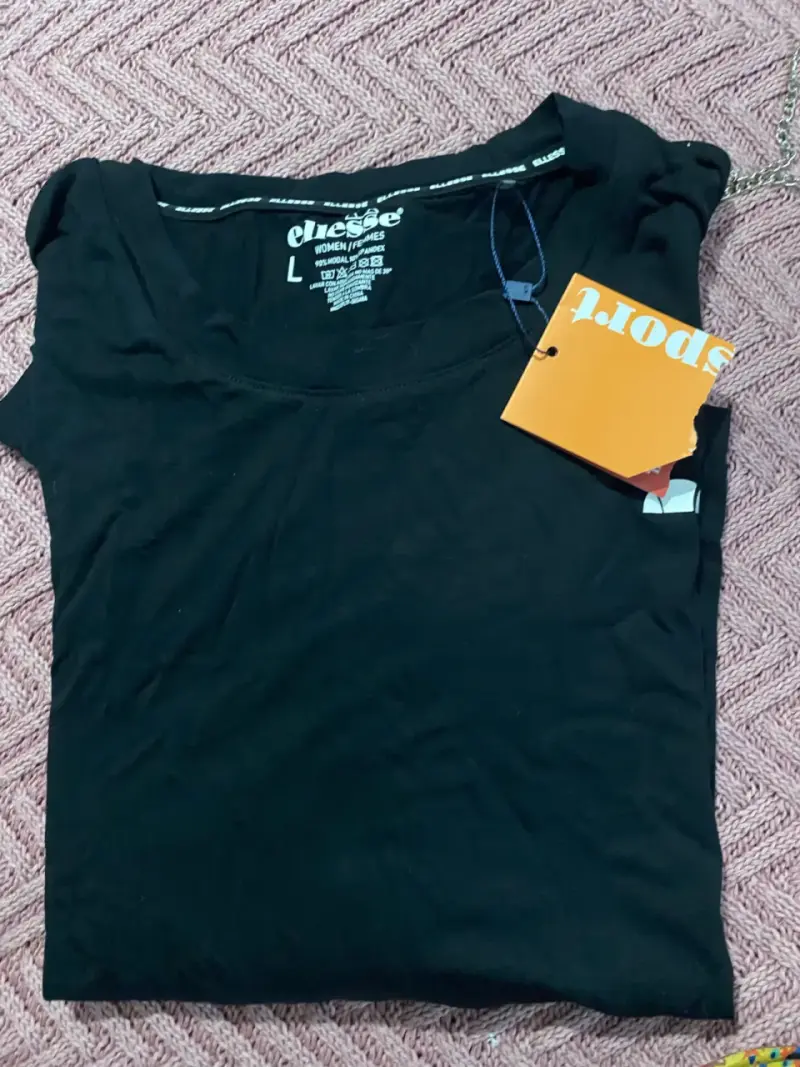 Polera negra de manga larga Ellesse para mujer - 1