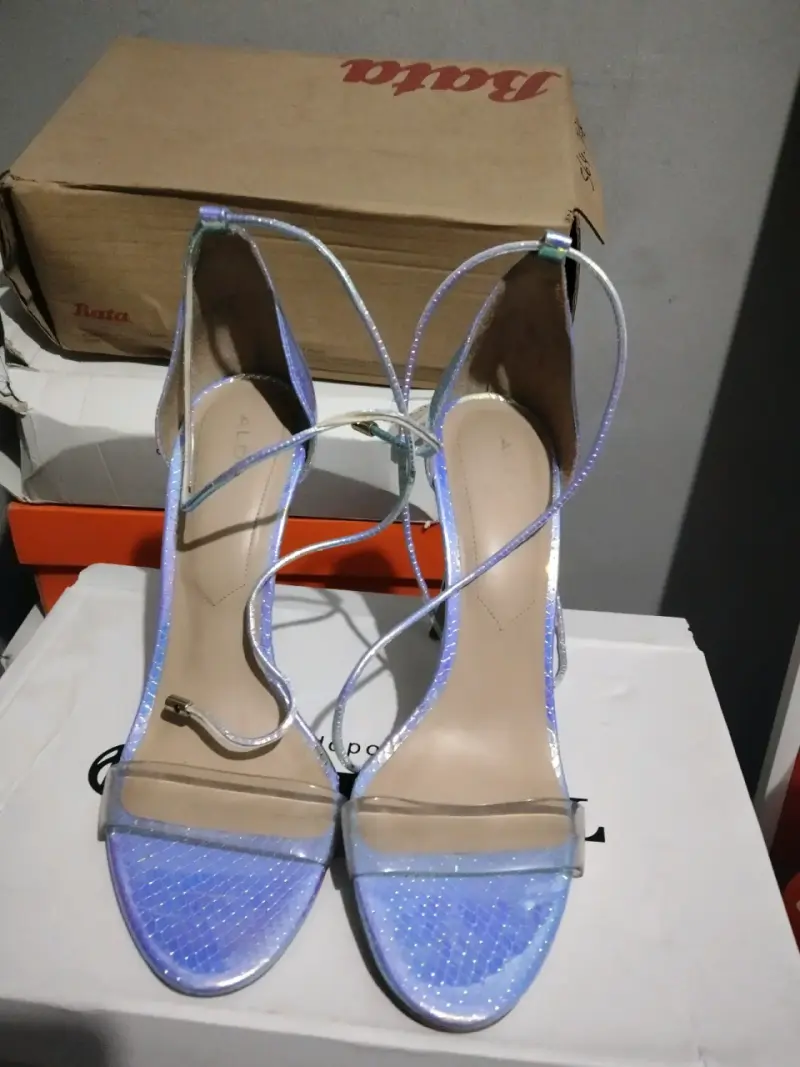 Sandalias de tacón alto iridiscentes para mujer - 2